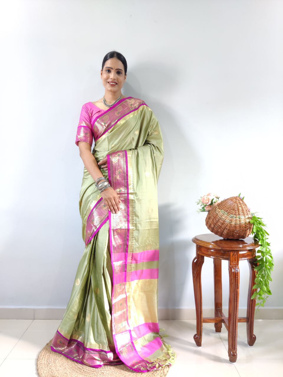 *Presenting You Most Beautiful Ready To Wear Paithini Saree With Real Modeling Shoot*<br data-mce-fragment="1">